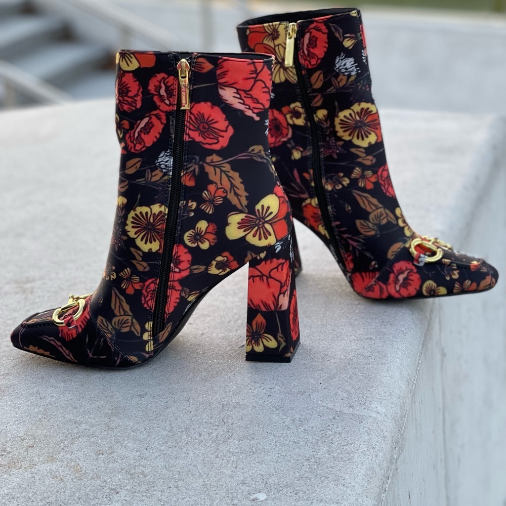 BRAND NEW w/Box.  Designer Inspired Ankle Boots
